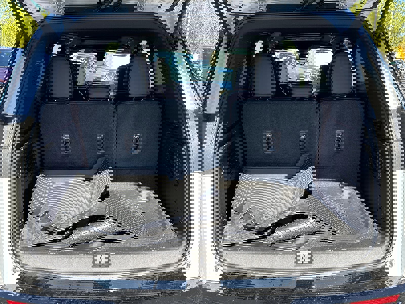 Used 2025 GMC Acadia Denali w/ Super Cruise Package image 9