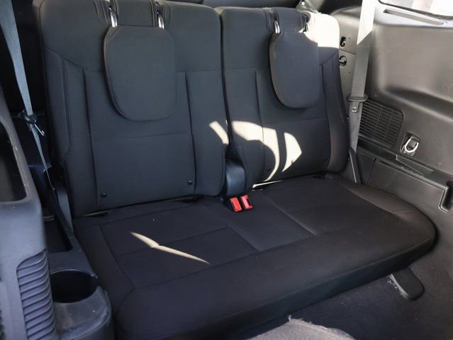 Used 2023 Ford Explorer XLT image 15