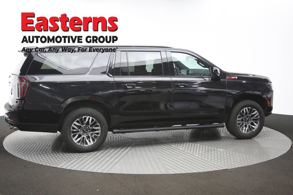 Used 2025 Chevrolet Suburban Z71 AWD/4WD image 46