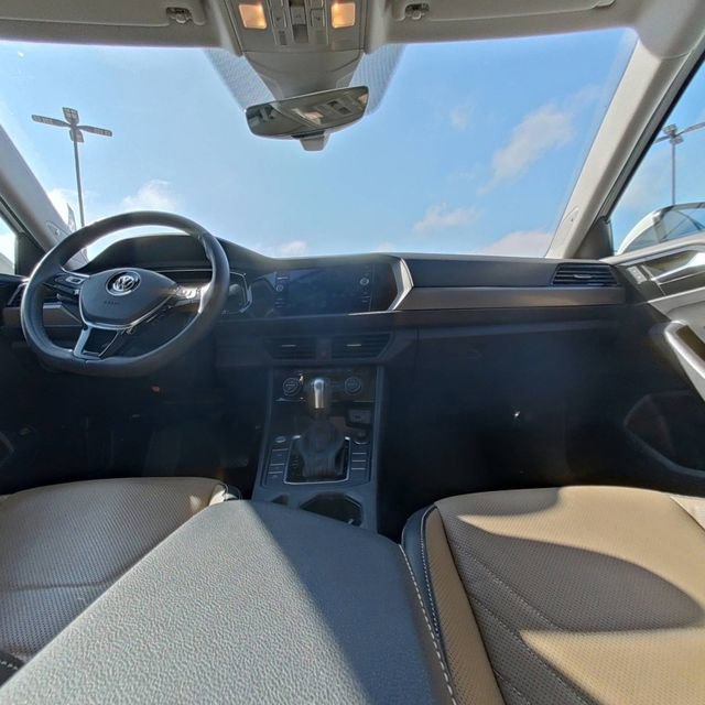 Used 2020 Volkswagen Jetta SEL Premium image 25