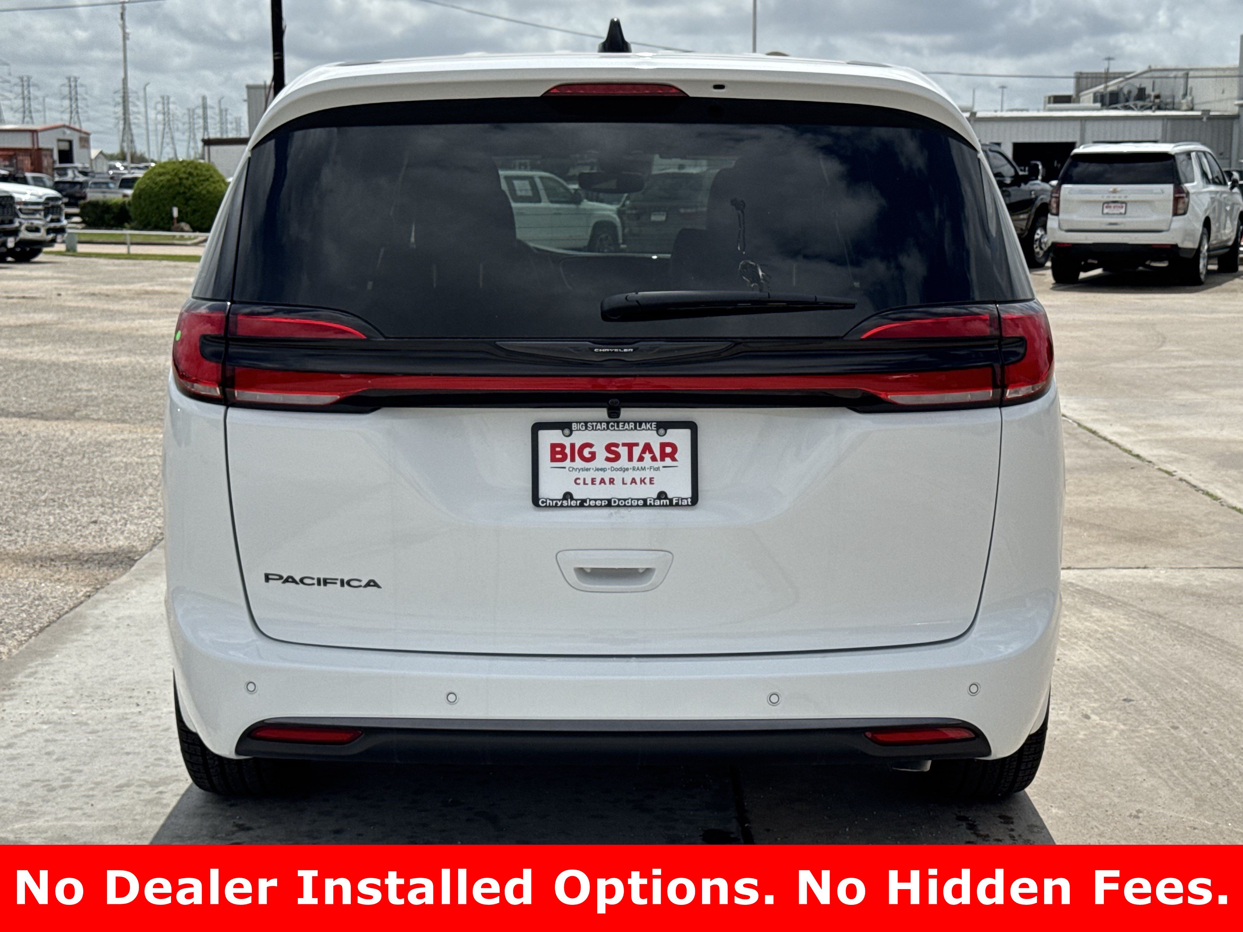 New 2026 Chrysler Pacifica Select FWD image 9