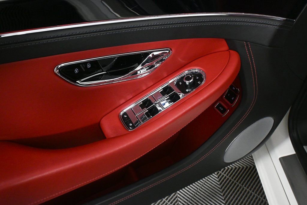 Used 2021 Bentley Continental GT V8 image 17