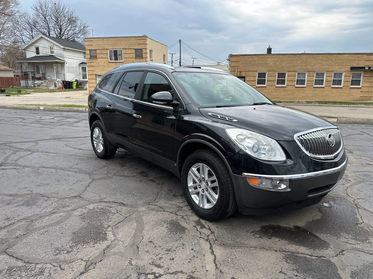 Used 2009 Buick Enclave CX w/ Driver Confidence Package image 4