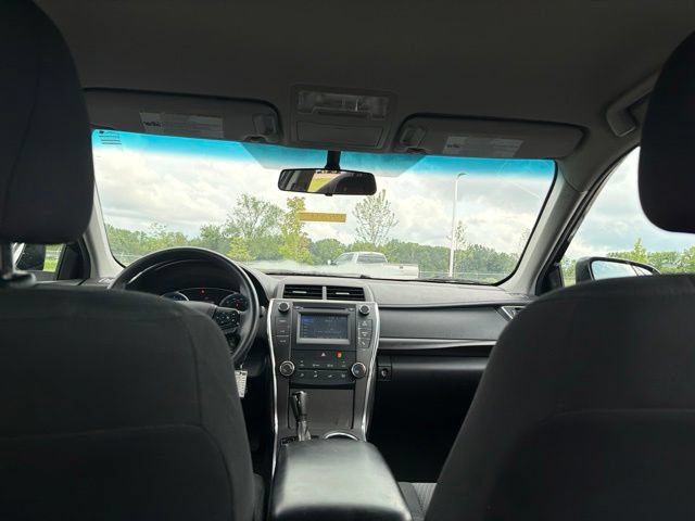 Used 2017 Toyota Camry LE FWD image 14