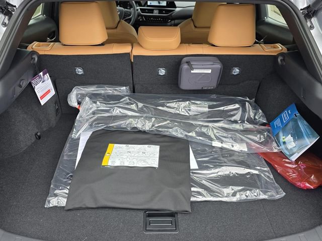 New 2026 Lexus UX 300h FWD image 13