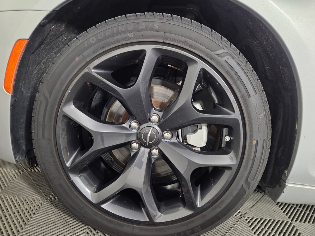Used 2023 Chrysler 300 S RWD image 7