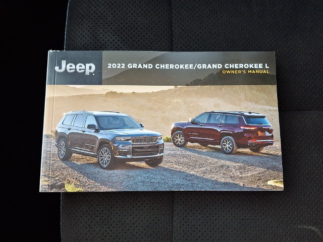 Used 2022 Jeep Grand Cherokee Altitude AWD/4WD image 26