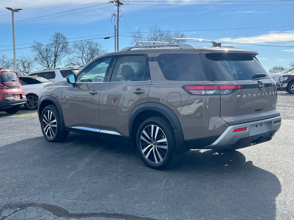 Used 2024 Nissan Pathfinder Platinum w/ Cargo Package image 8