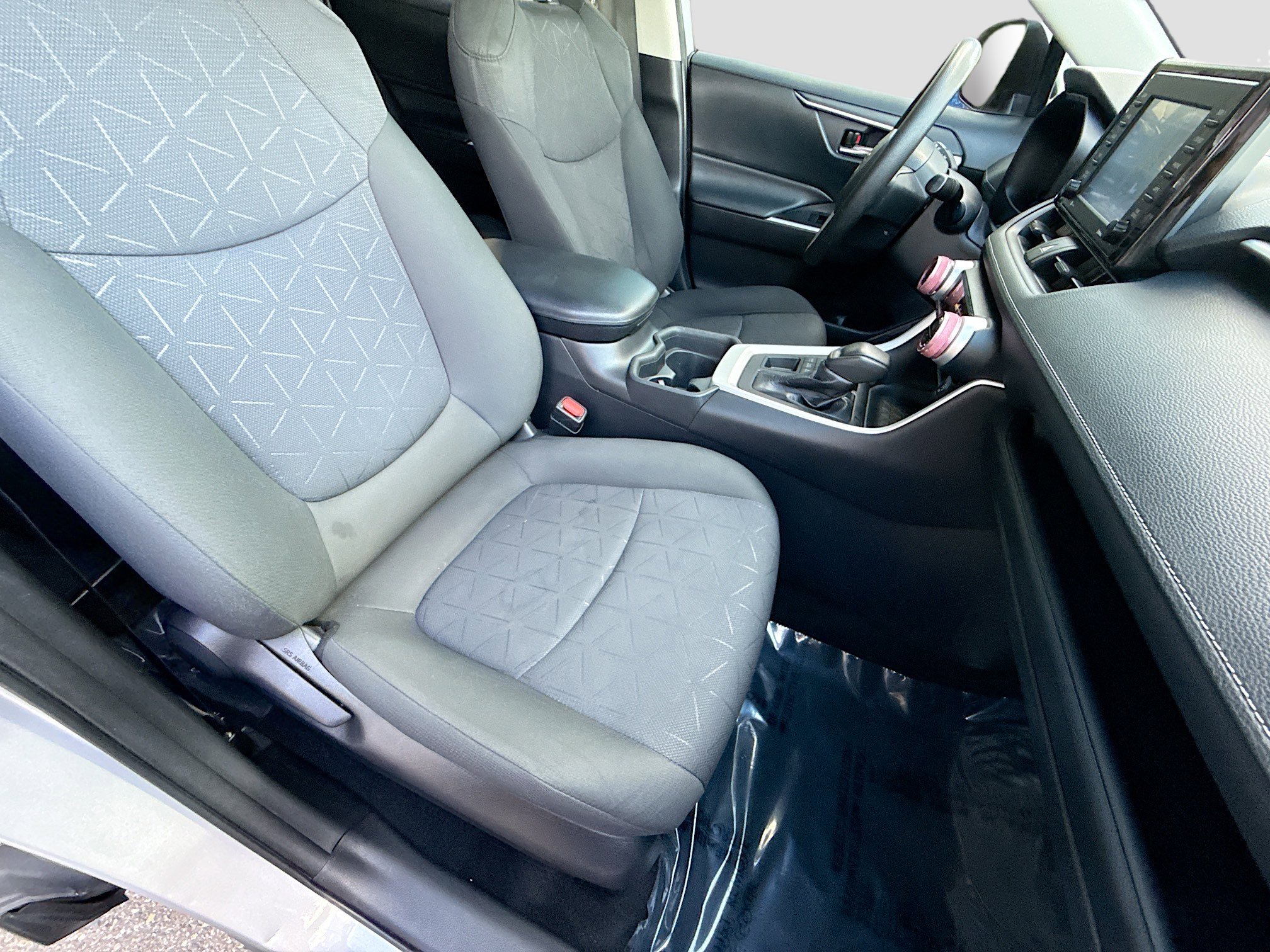 Used 2021 Toyota RAV4 XLE image 13