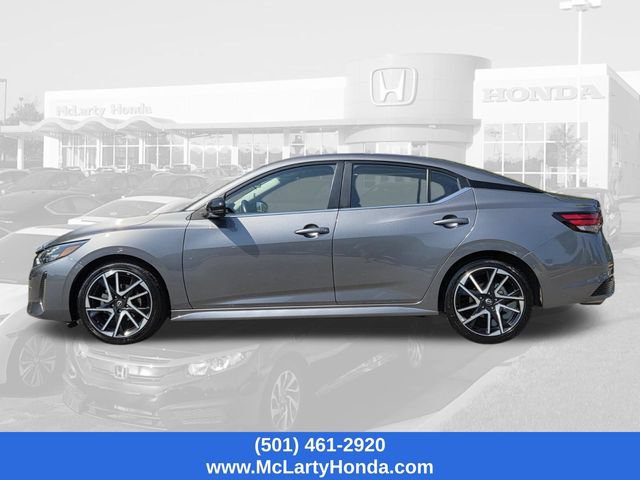 Used 2025 Nissan Sentra SR FWD image 2