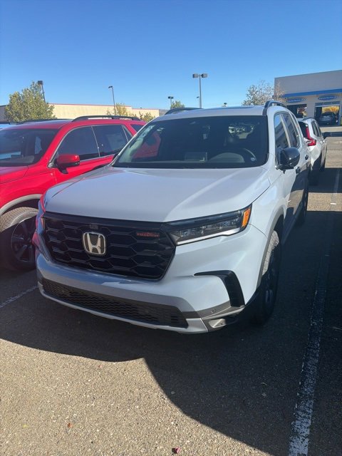 New 2025 Honda Pilot TrailSport image 2