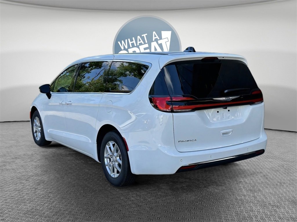 New 2026 Chrysler Pacifica Select image 35