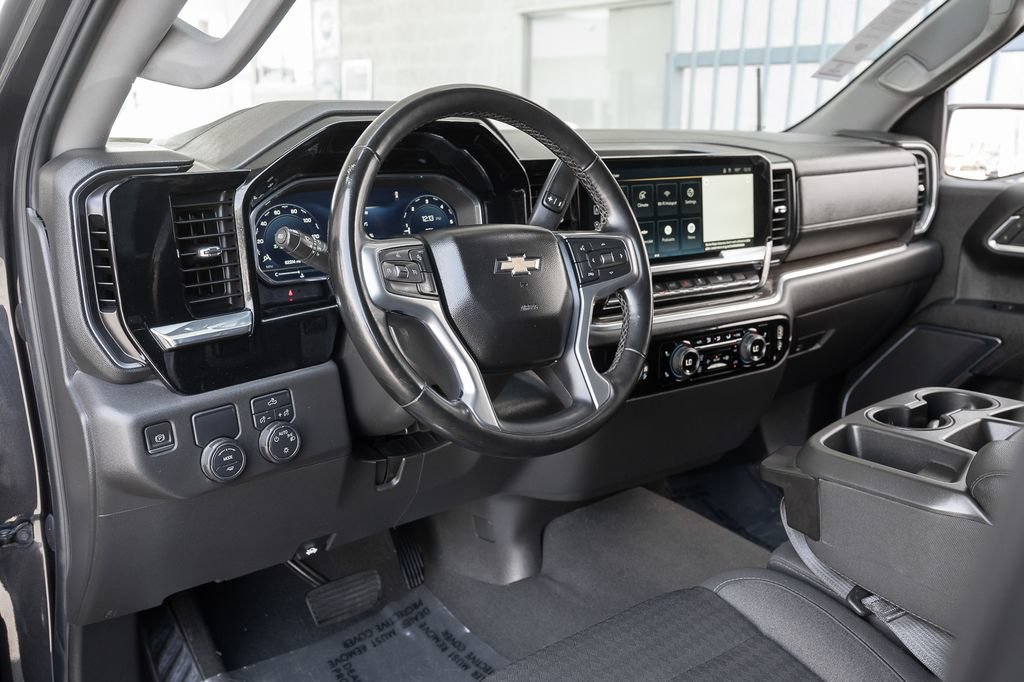 Used 2023 Chevrolet Silverado 1500 LT RWD image 17