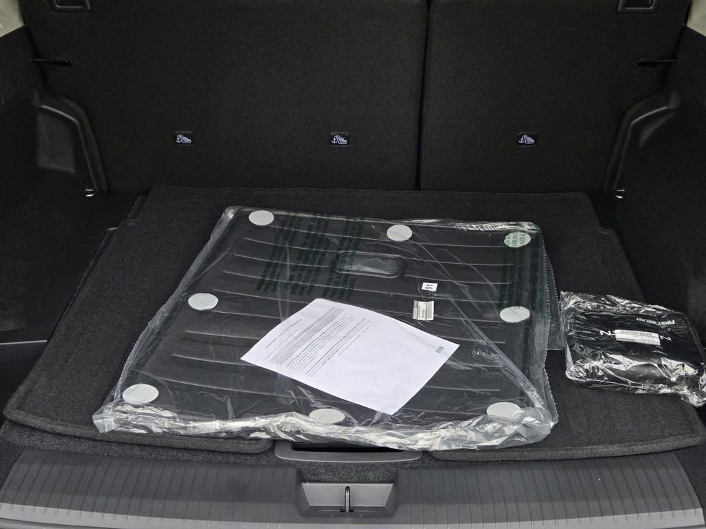 New 2026 Nissan Rogue SV w/ Cold Weather Package FWD image 9