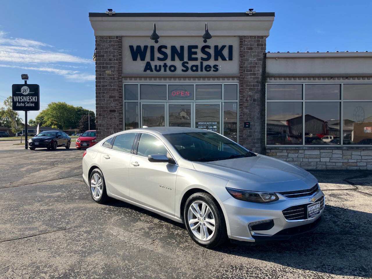 Used 2016 Chevrolet Malibu LT image 1