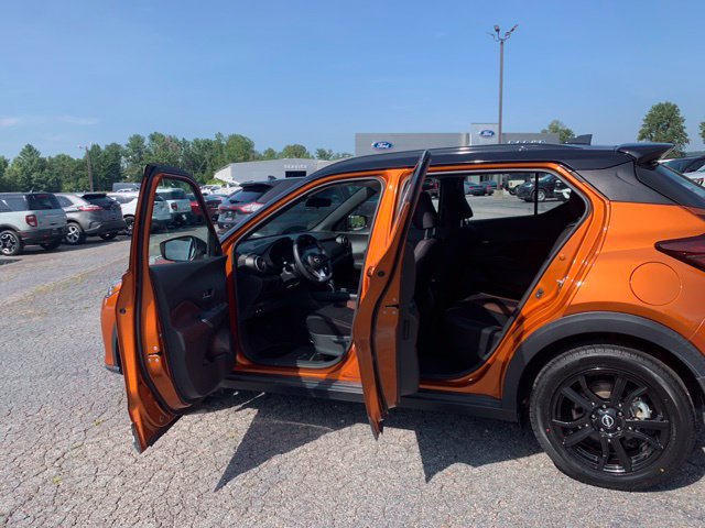 Used 2022 Nissan Kicks SR FWD image 17