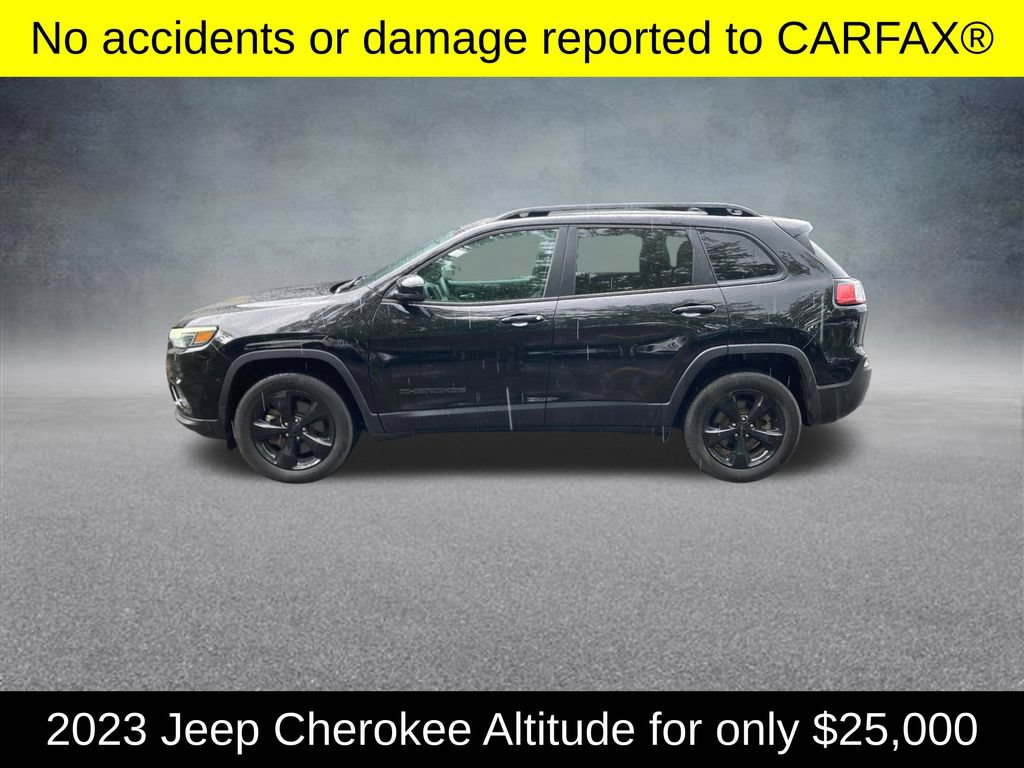 Used 2023 Jeep Cherokee Altitude Lux w/ Elite Group AWD/4WD image 2