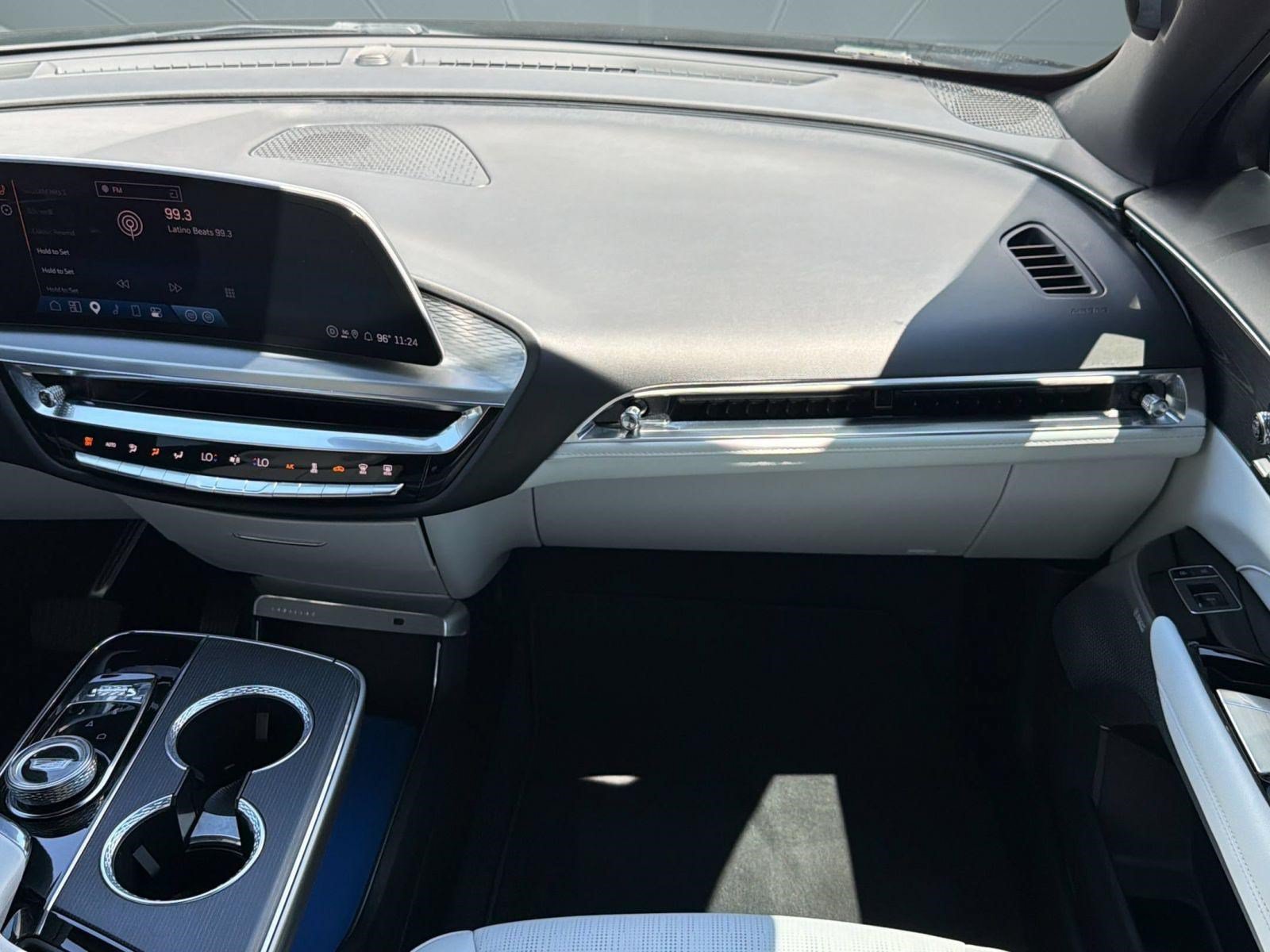 Certified 2024 Cadillac Lyriq Sport AWD/4WD image 29