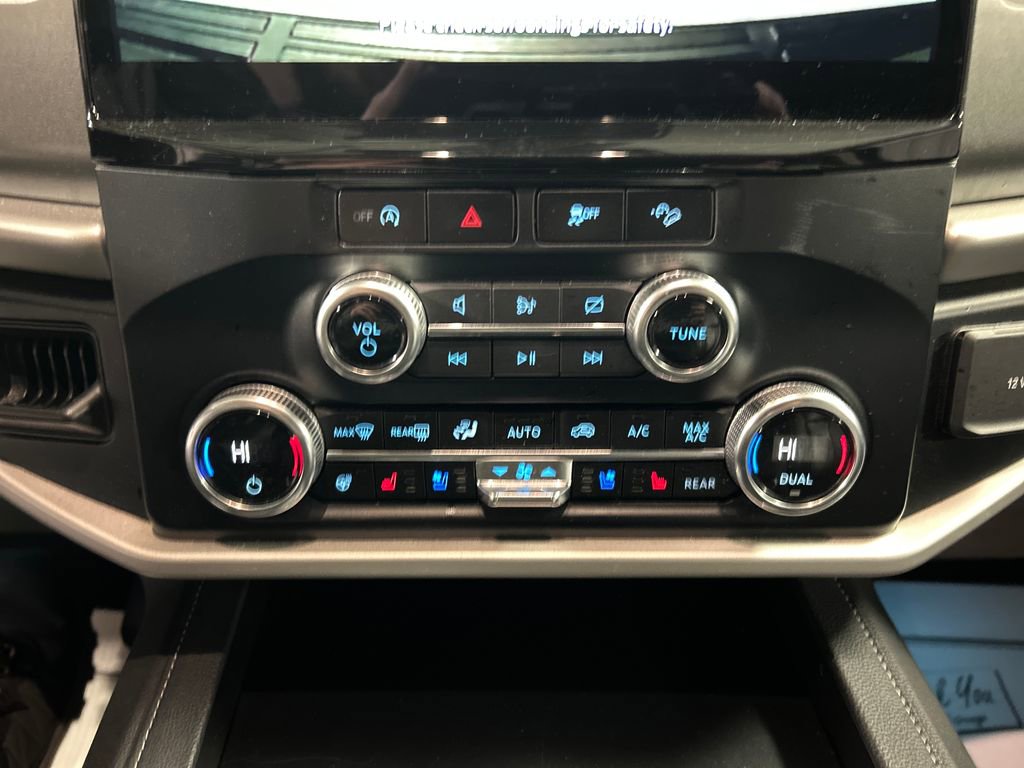 Used 2024 Ford Expedition Max XLT image 19