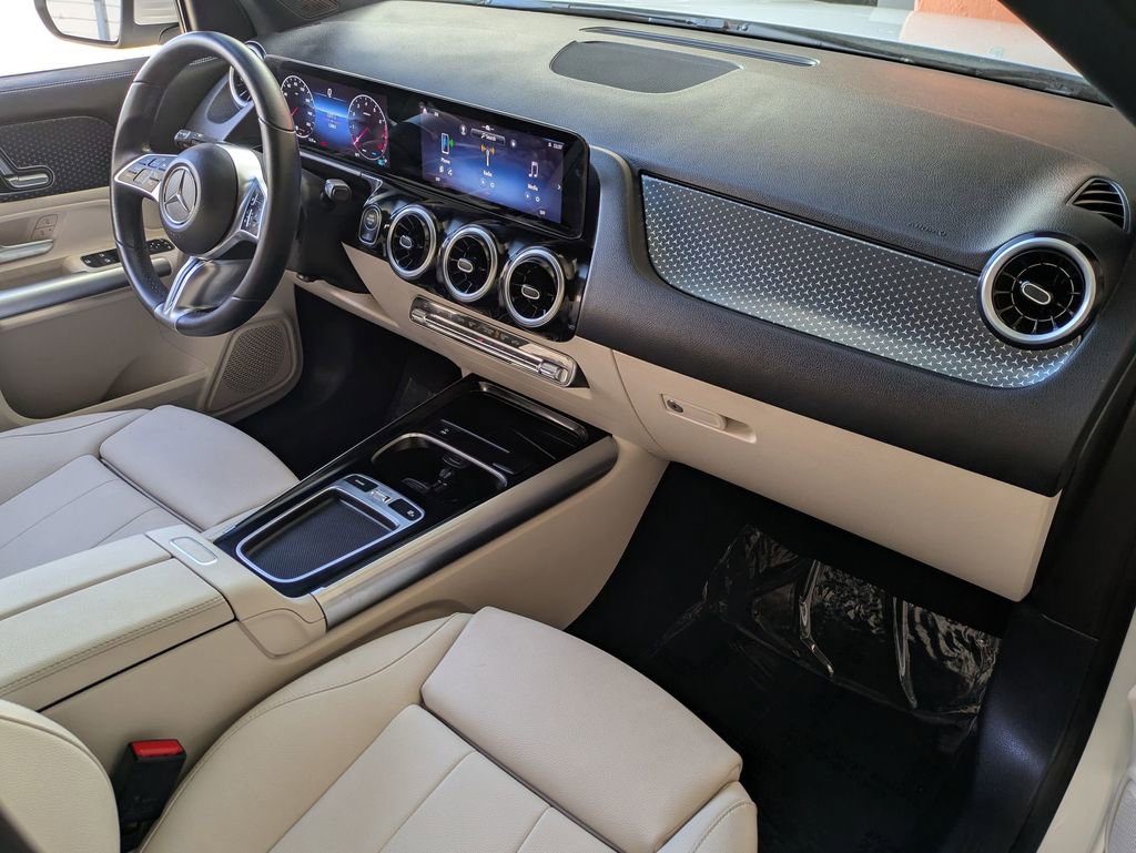 Used 2025 Mercedes-Benz GLA 250 4MATIC image 29