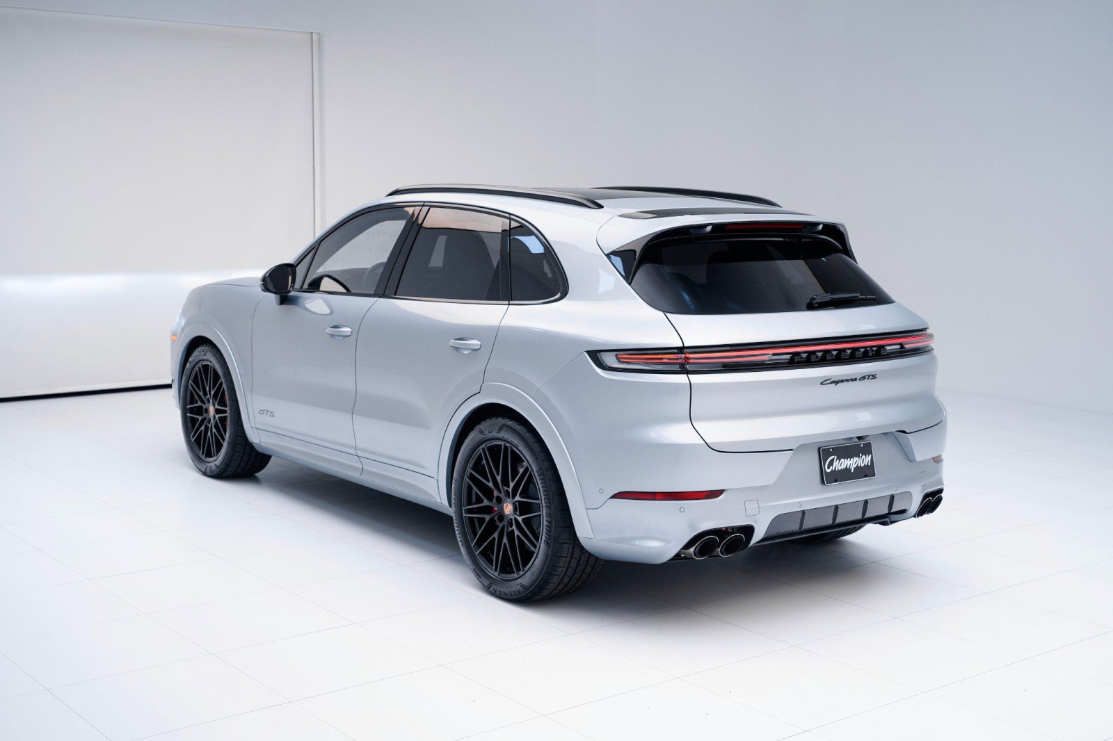 New 2026 Porsche Cayenne GTS image 7