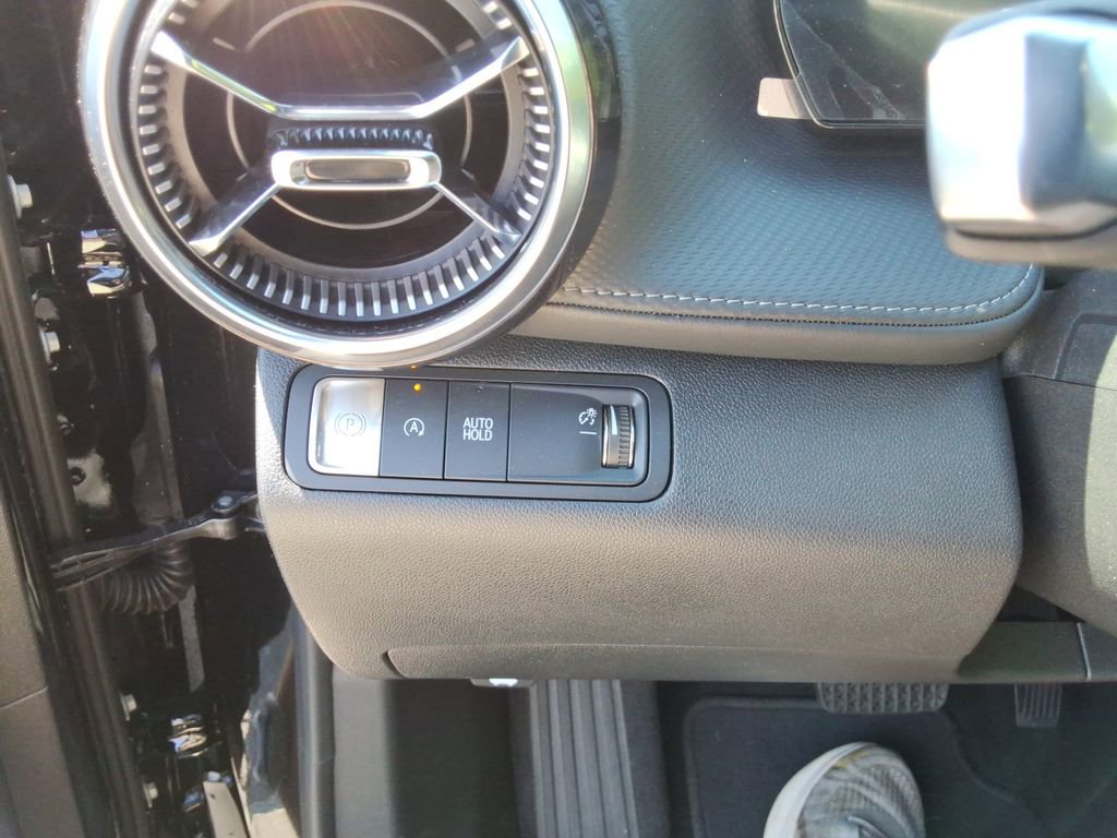 Used 2025 Chevrolet Equinox LT FWD image 36