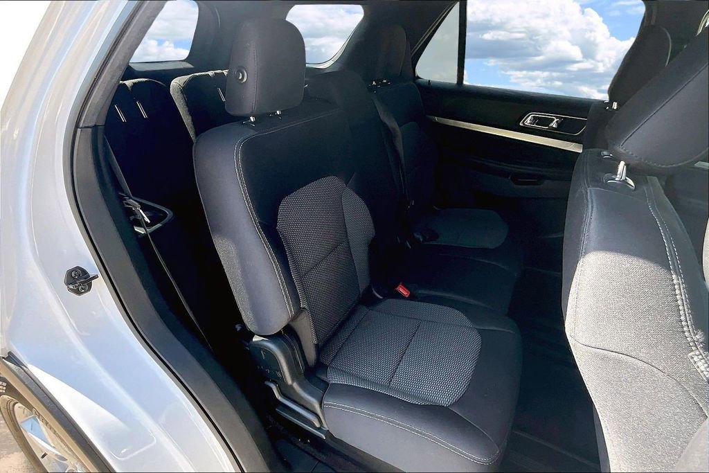Used 2019 Ford Explorer XLT FWD image 27