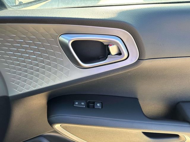 New 2025 Kia Soul S image 18