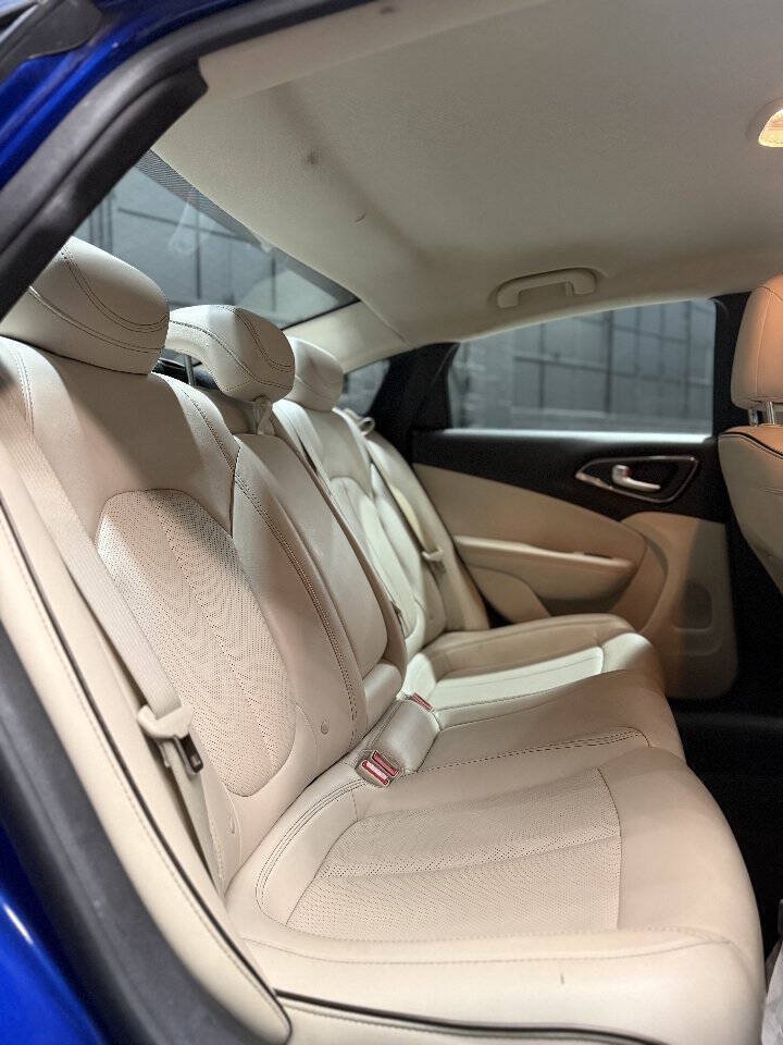 Used 2015 Chrysler 200 C w/ Navigation & Sound Group I FWD image 7