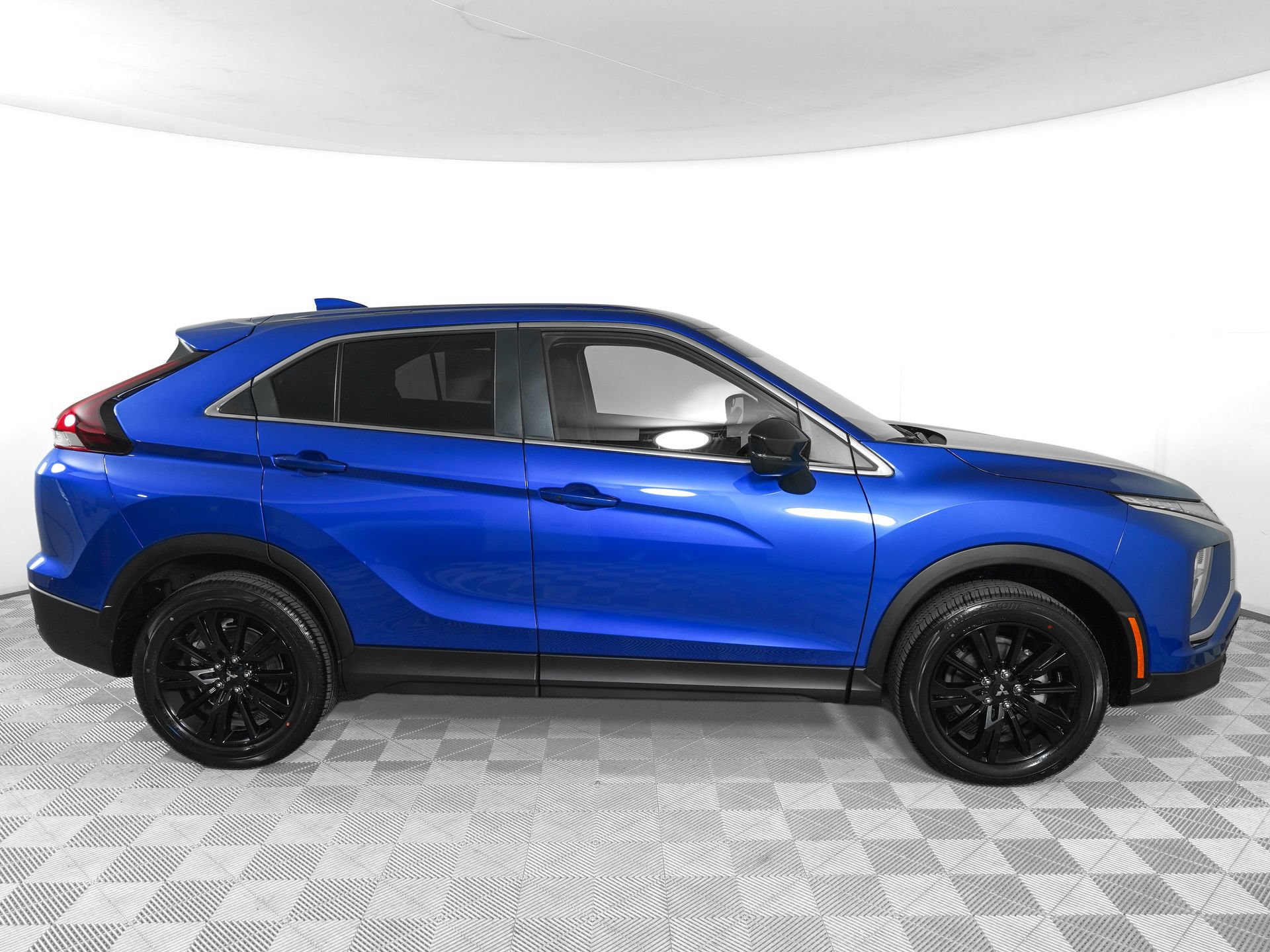New 2026 Mitsubishi Eclipse Cross LE AWD/4WD image 5