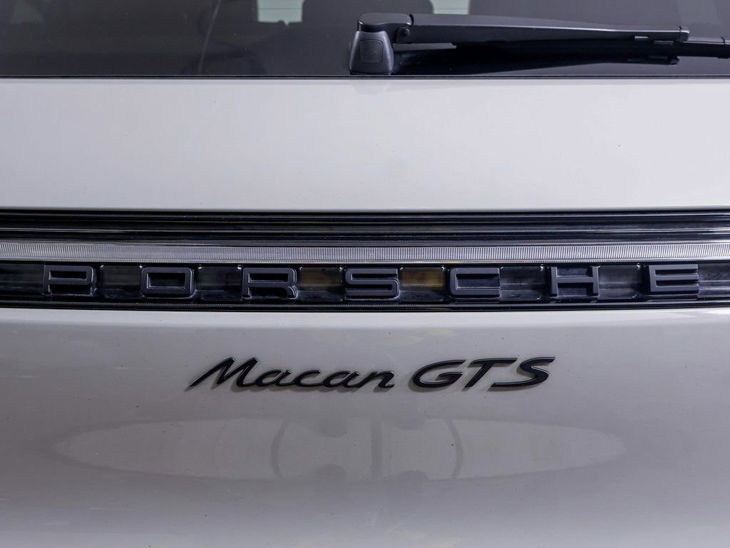 Certified 2025 Porsche Macan GTS image 11