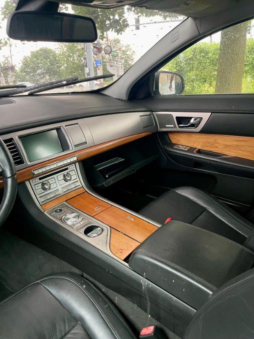 Used 2009 Jaguar XF Luxury RWD image 11