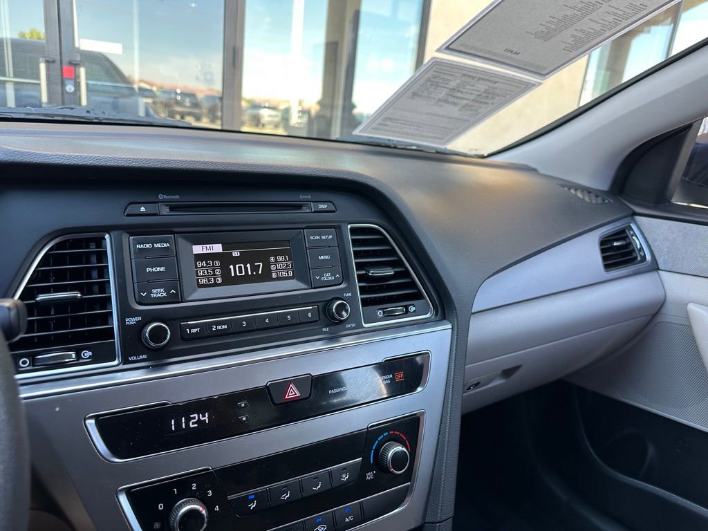 Used 2017 Hyundai Sonata SE image 18