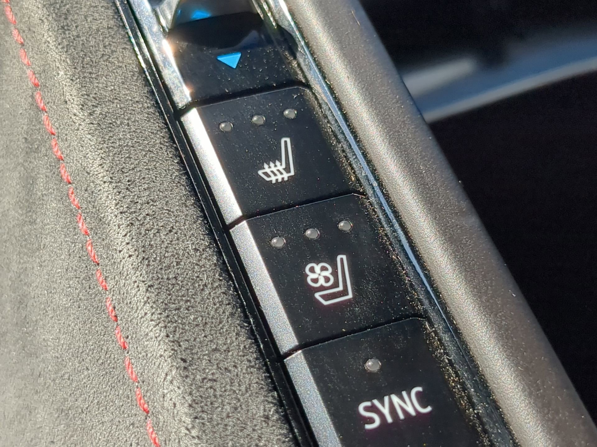 Used 2022 Chevrolet Corvette Stingray Premium Cpe w/ Z51 Performance Package image 53