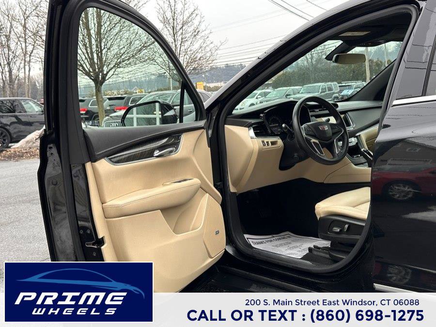 Used 2018 Cadillac XT5 AWD image 9