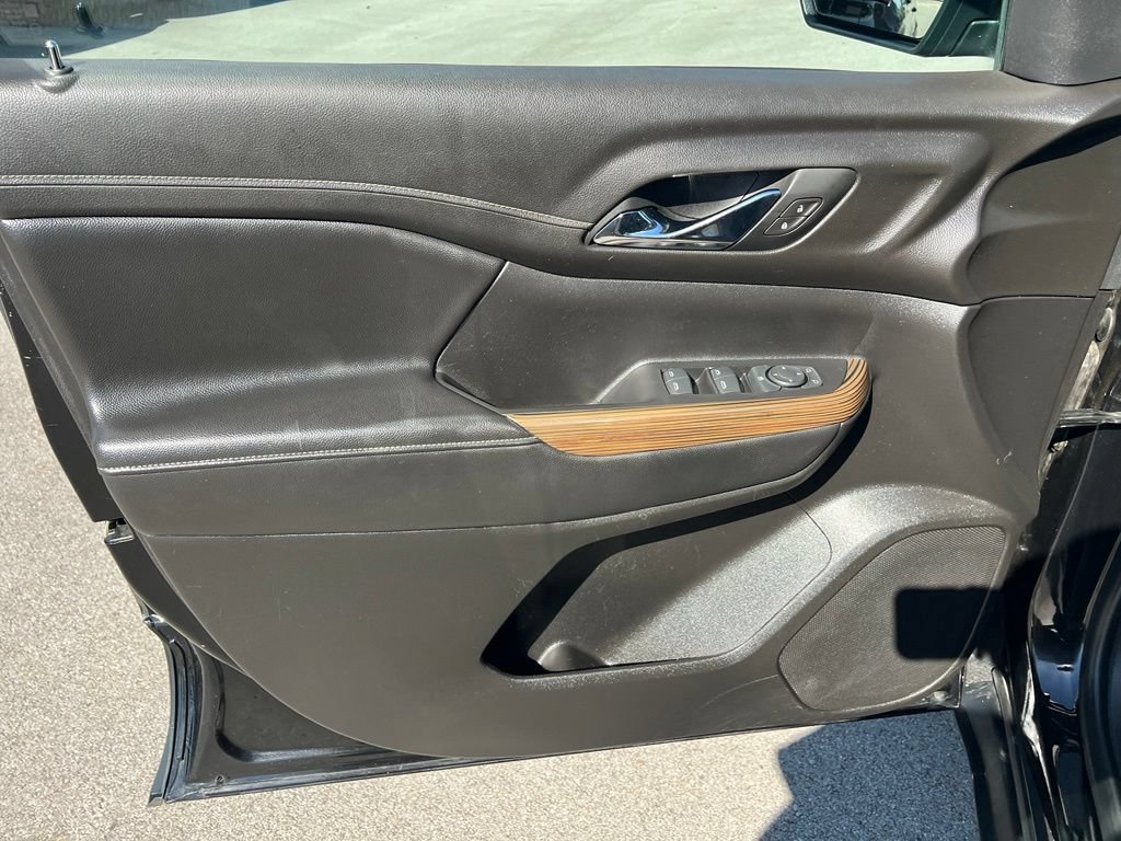 Used 2019 GMC Acadia SLE AWD/4WD image 17