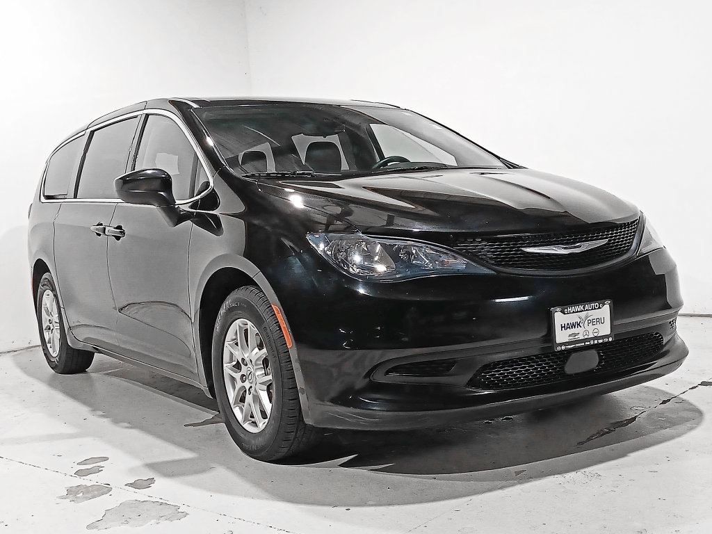 Used 2024 Chrysler Voyager LX FWD image 33