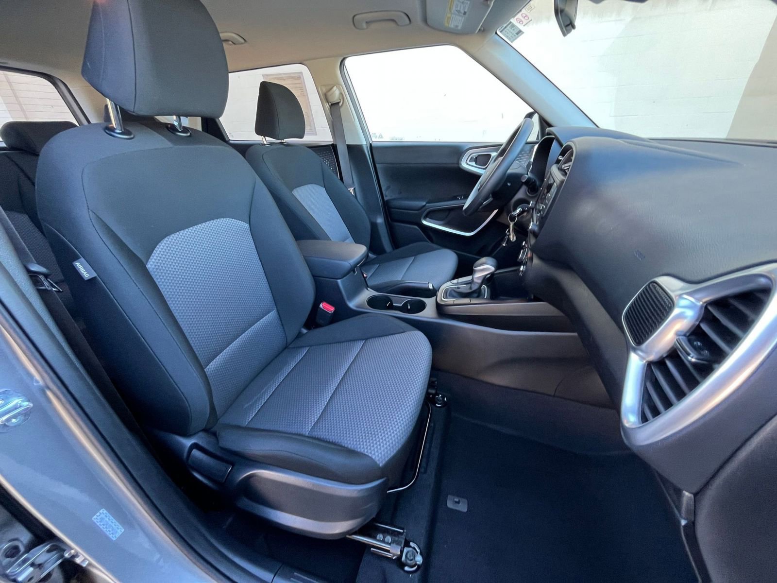 Used 2025 Kia Soul LX w/ LX Technology Package image 34