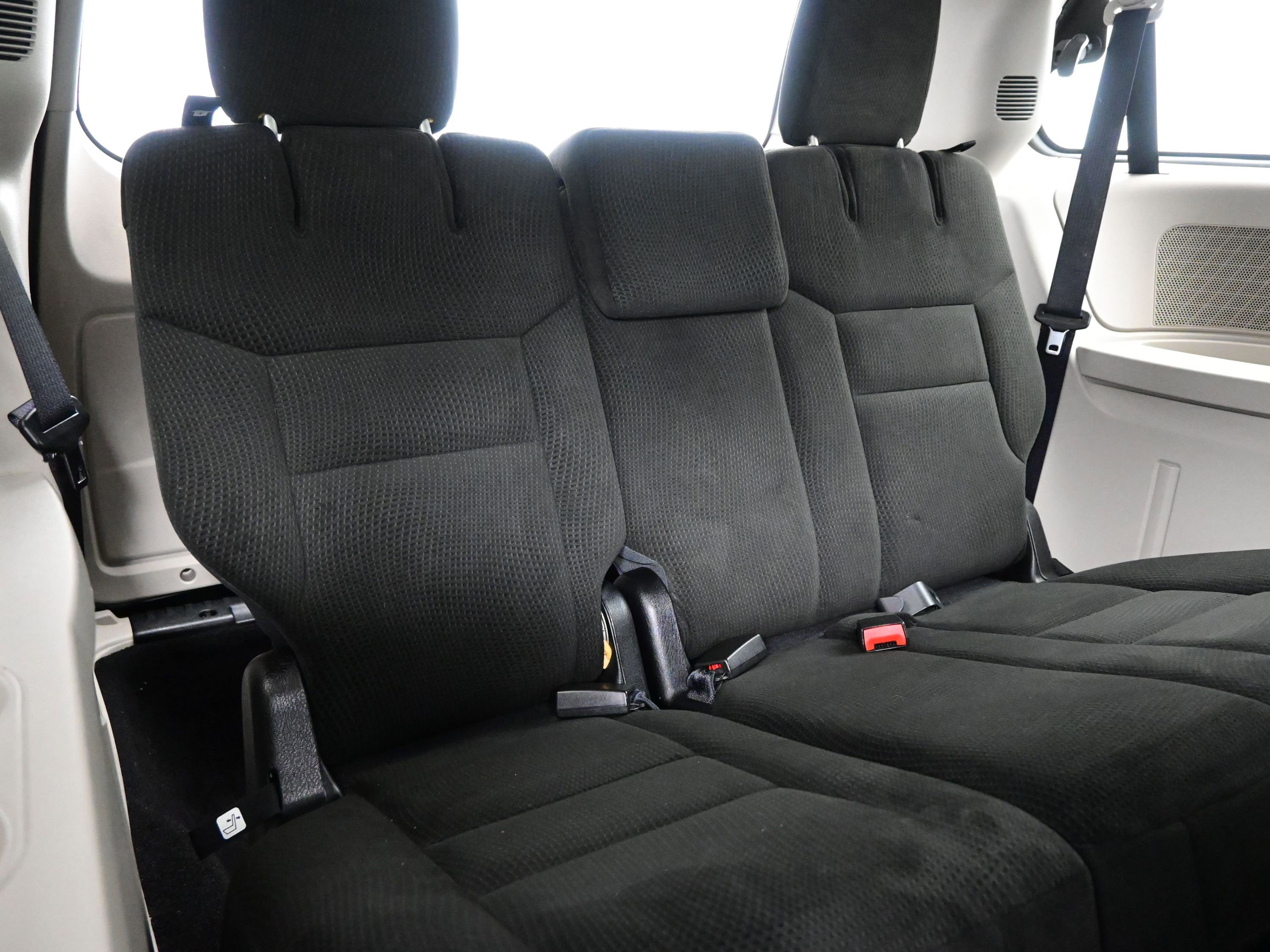 Used 2016 Dodge Grand Caravan American Value Package image 15