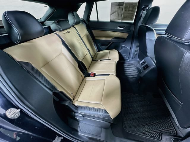 Certified 2023 Volkswagen Atlas Cross Sport SEL R-Line AWD/4WD image 29