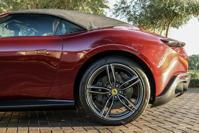 Used 2025 Ferrari Roma Spider RWD image 5