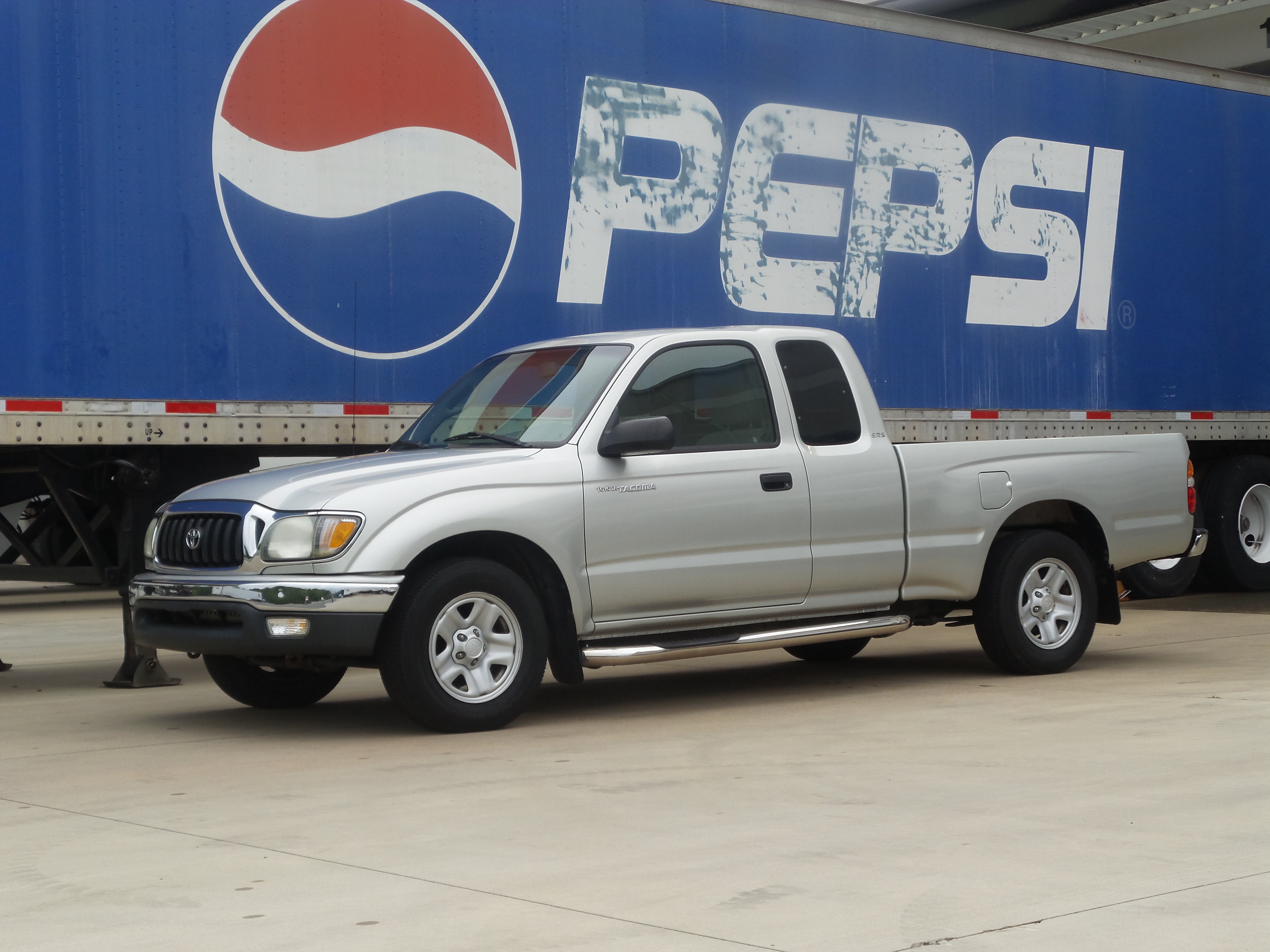 Used 2004 Toyota Tacoma 2WD Xtracab image 1