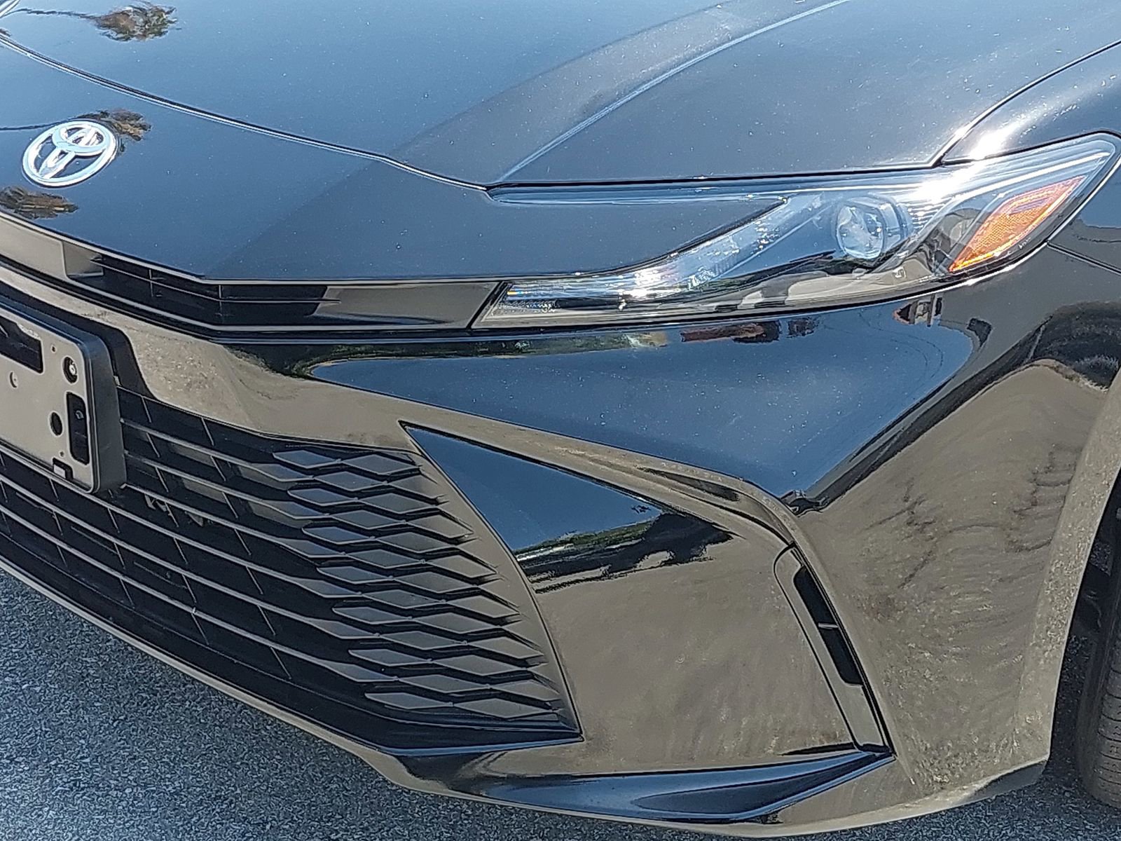 Used 2025 Toyota Camry LE AWD/4WD image 29
