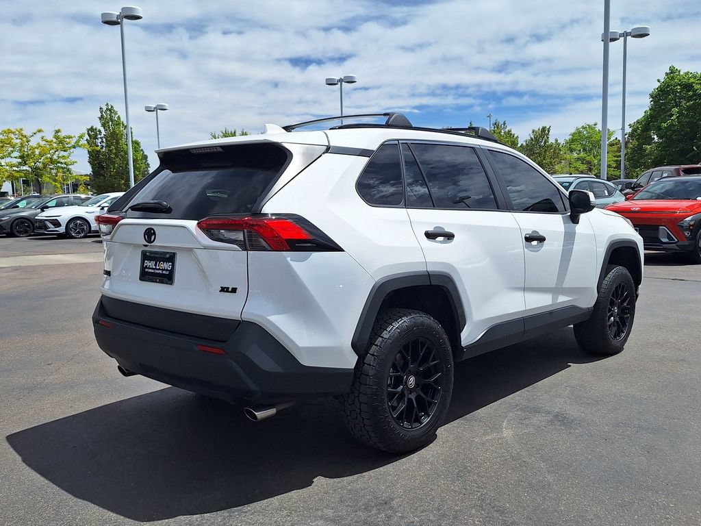 Used 2019 Toyota RAV4 XLE w/ Convenience Package AWD/4WD image 3