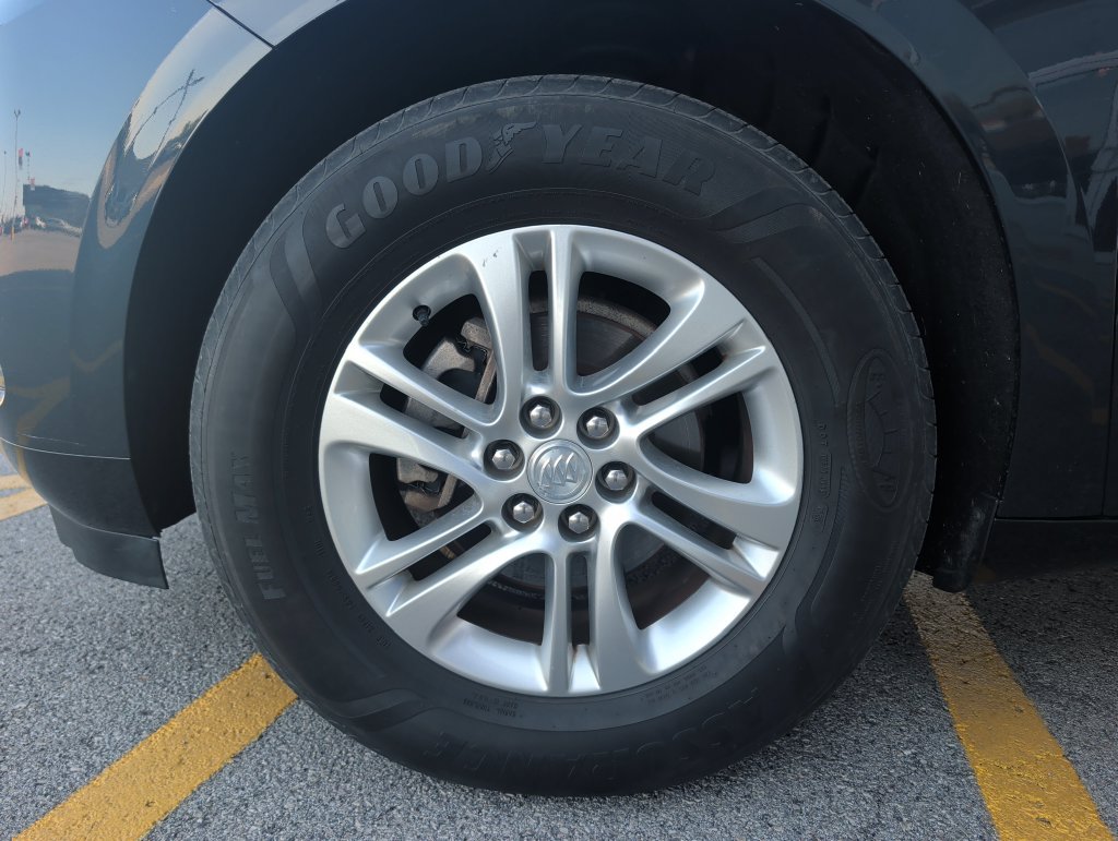Used 2019 Buick Enclave Essence FWD image 4