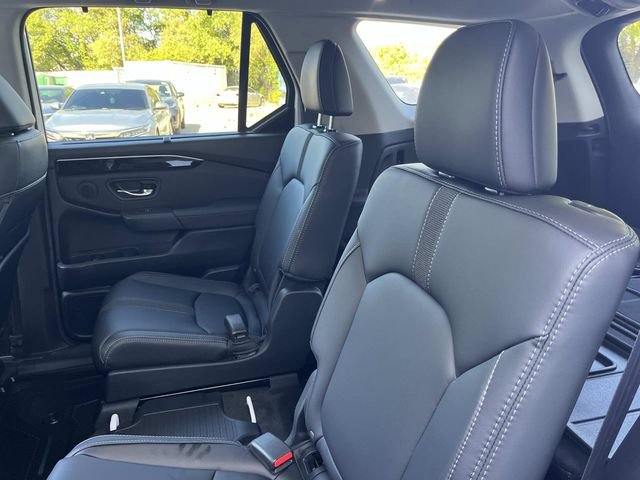 Certified 2025 Honda Pilot Touring image 18