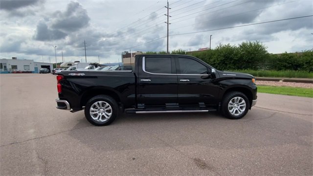 Used 2024 Chevrolet Silverado 1500 LTZ w/ LTZ Convenience Package II image 9