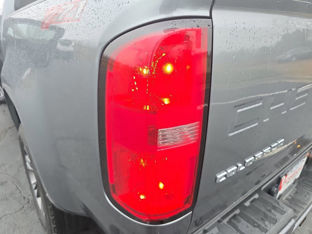 Used 2022 Chevrolet Colorado Z71 w/ Safety Package image 36