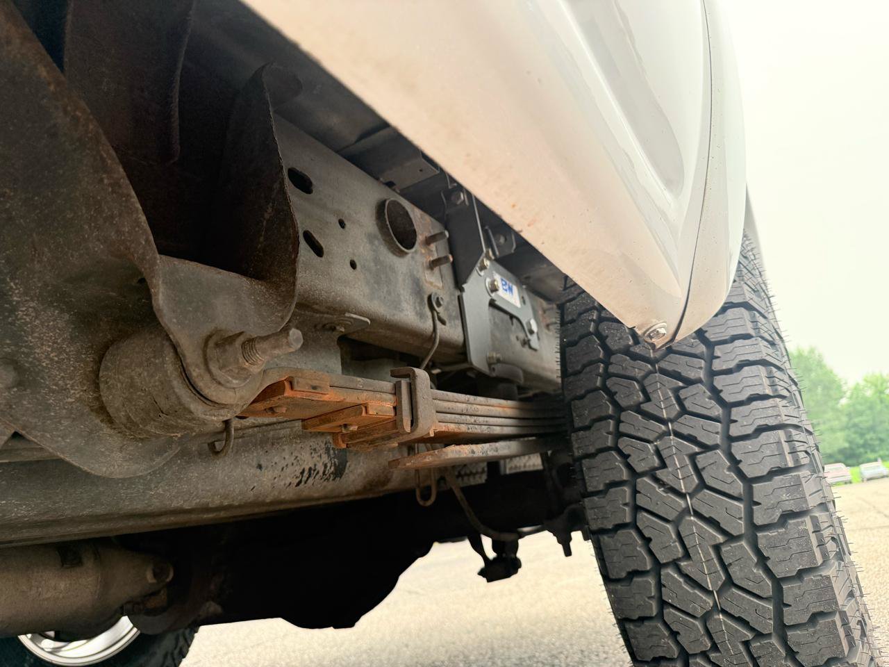 Used 2004 Chevrolet Silverado 2500 LS w/ Skid Plate Package AWD/4WD image 24