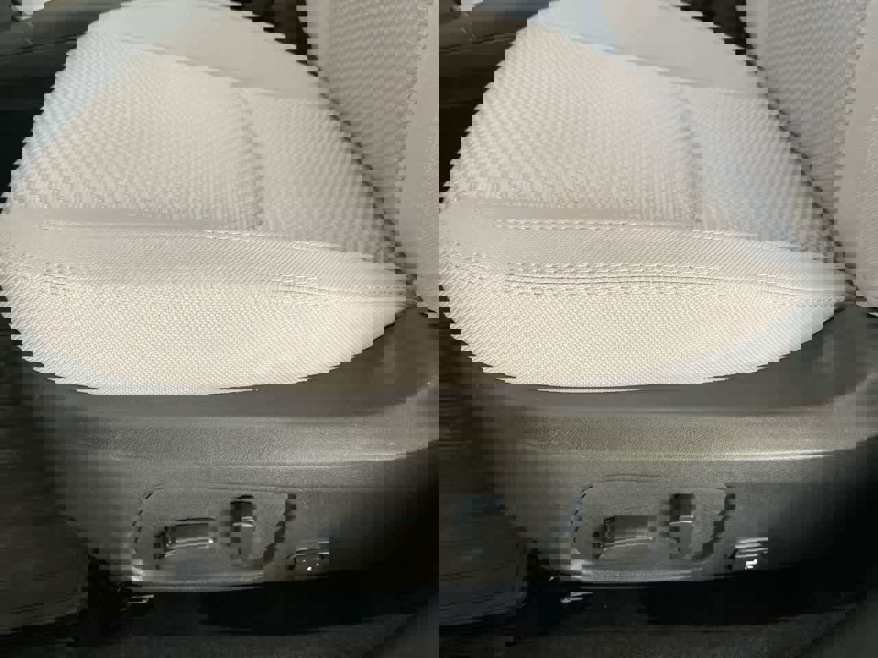 Used 2017 Subaru Forester 2.5i Premium w/ All-Weather Package image 12